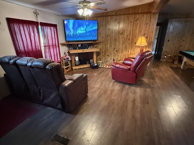 11813 13th Street, Santa Fe, TX 77510