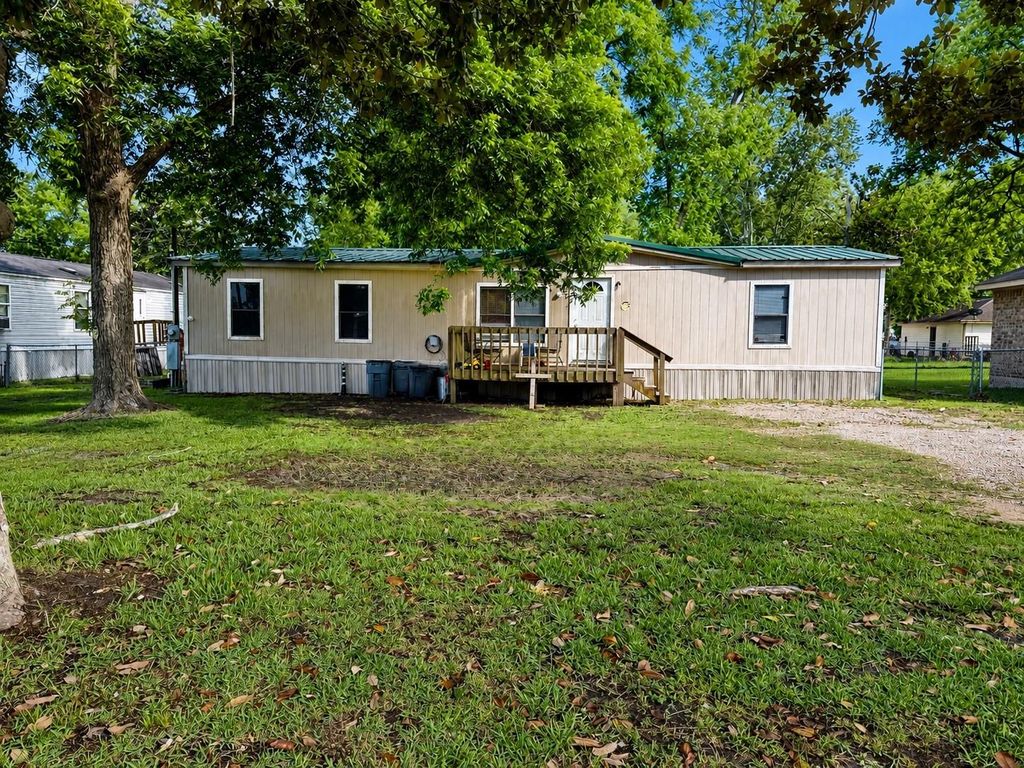 11813 13th Street, Santa Fe, TX 77510