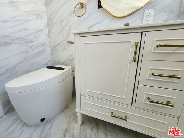 14177 Osborne Street, Panorama City (los Angeles), CA 91402