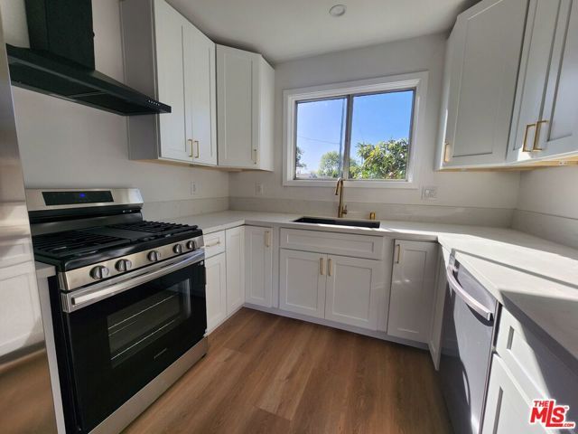 14177 Osborne Street, Panorama City (los Angeles), CA 91402