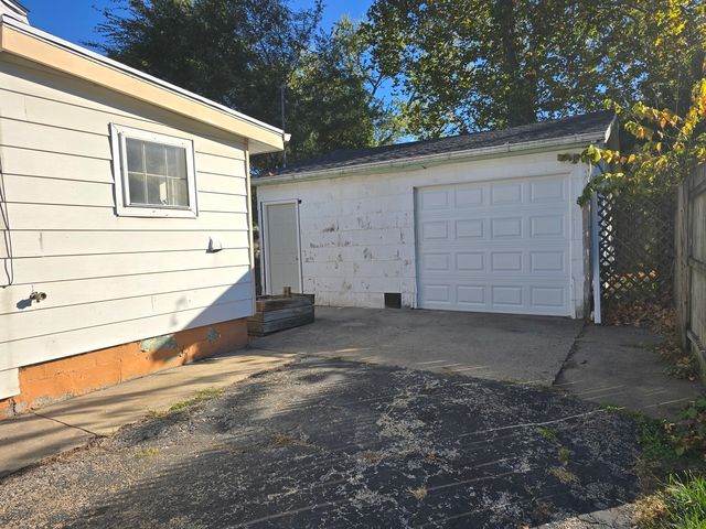 404 S Poplar Street, Urbana, IL 61802