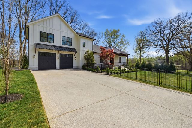 8811 Old Charlotte Pike, Pegram, TN 37143