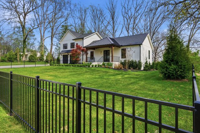 8811 Old Charlotte Pike, Pegram, TN 37143
