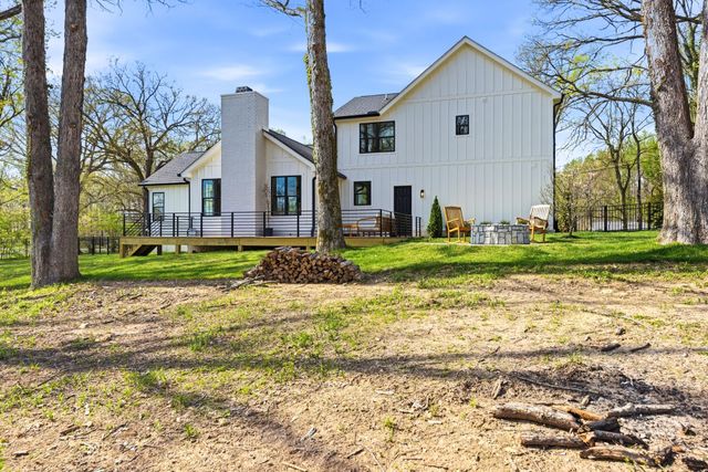 8811 Old Charlotte Pike, Pegram, TN 37143