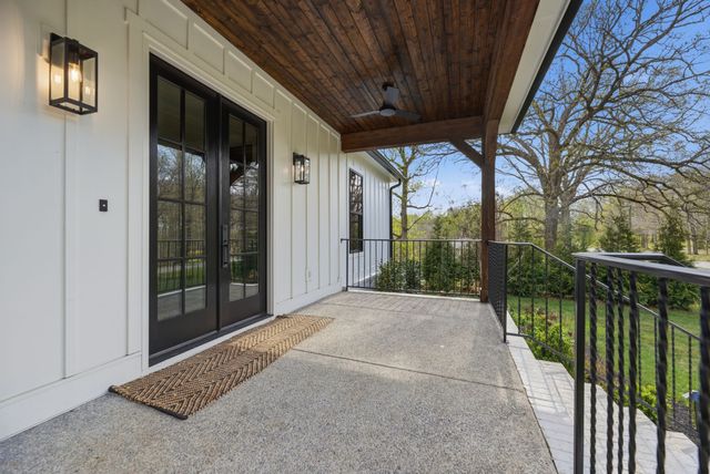 8811 Old Charlotte Pike, Pegram, TN 37143