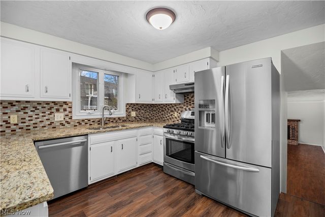 4004 Washington Avenue, Lorain, OH 44052