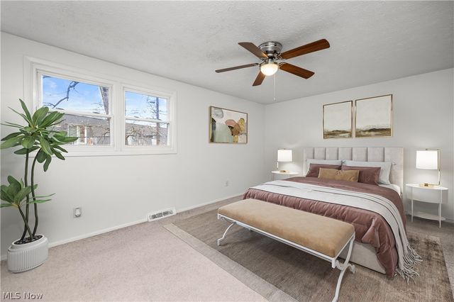 4004 Washington Avenue, Lorain, OH 44052