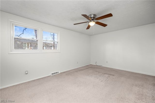 4004 Washington Avenue, Lorain, OH 44052