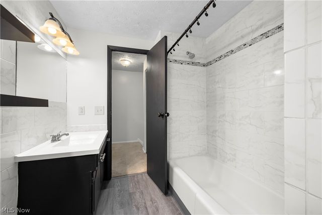 4004 Washington Avenue, Lorain, OH 44052