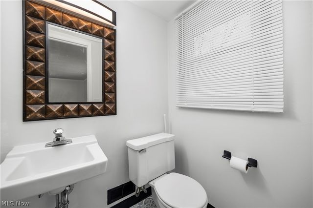 4004 Washington Avenue, Lorain, OH 44052