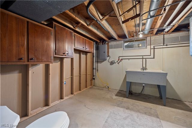 4004 Washington Avenue, Lorain, OH 44052