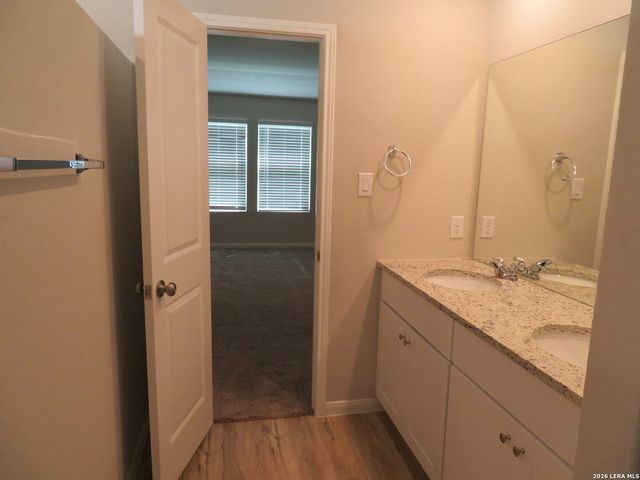 554 BLUE STEM RD, New Braunfels, TX 78130