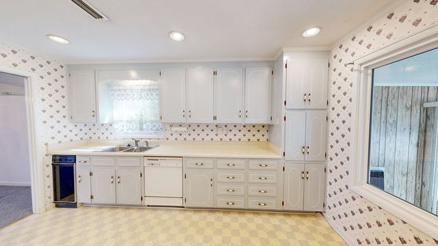 110 Longleaf Drive, Dothan, AL 36303