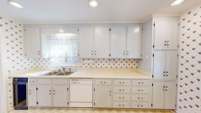 110 Longleaf Drive, Dothan, AL 36303