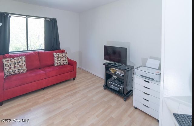 175 Penn Court 120, Matawan, NJ 07747