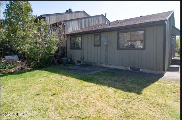 175 Penn Court 120, Matawan, NJ 07747