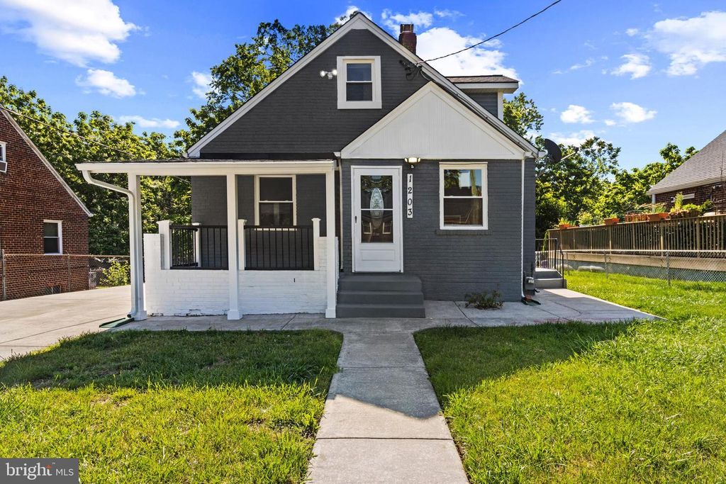 1203 FARMINGDALE AVE, Capitol Heights, MD 20743