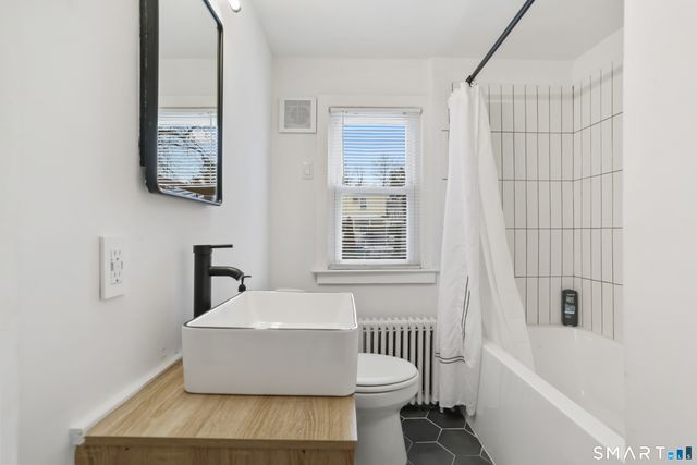 671 Fairview Avenue, Bridgeport, CT 06606