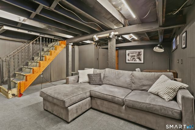 671 Fairview Avenue, Bridgeport, CT 06606