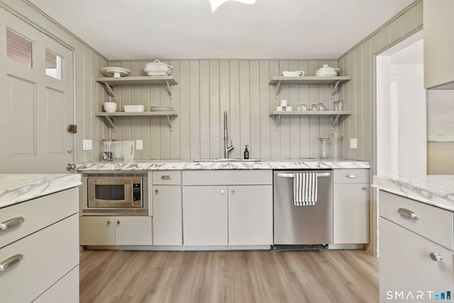 671 Fairview Avenue, Bridgeport, CT 06606