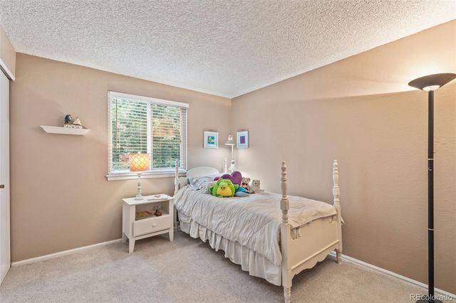 5717 S Kenton Street, Englewood, CO 80111