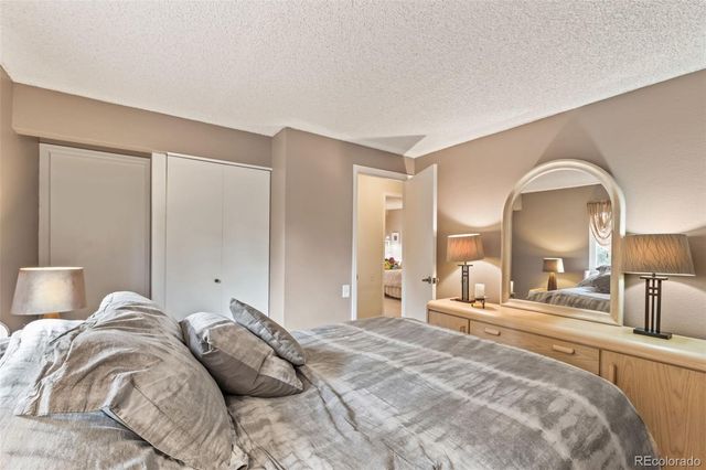 5717 S Kenton Street, Englewood, CO 80111