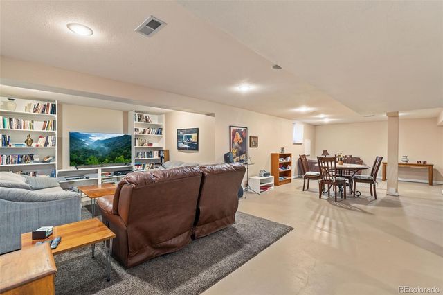 5717 S Kenton Street, Englewood, CO 80111