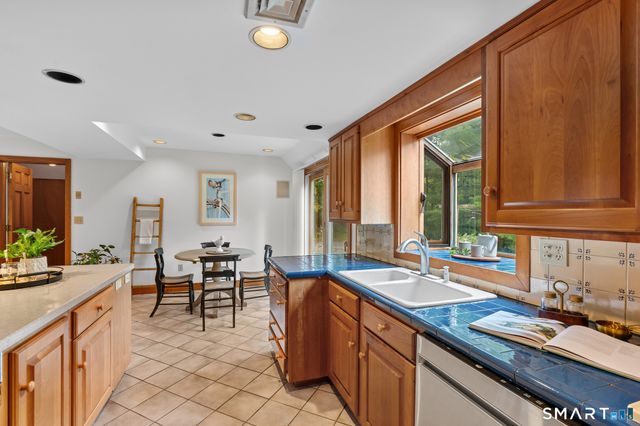 74 Mountain Spring Road, Farmington, CT 06032