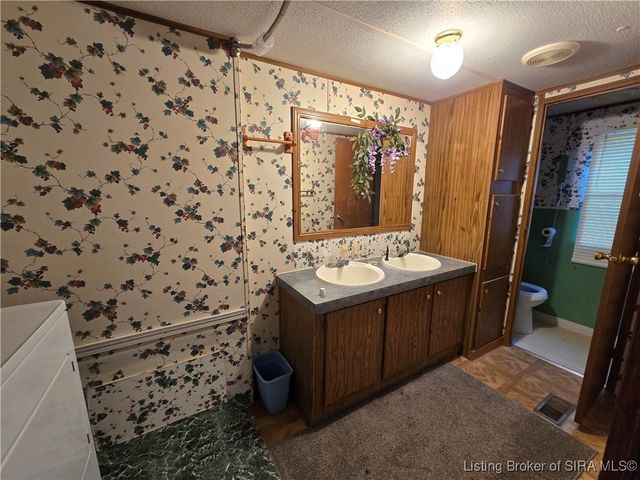 1510 E Willis Road, New Albany, IN 47150