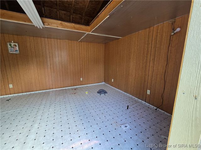 1510 E Willis Road, New Albany, IN 47150