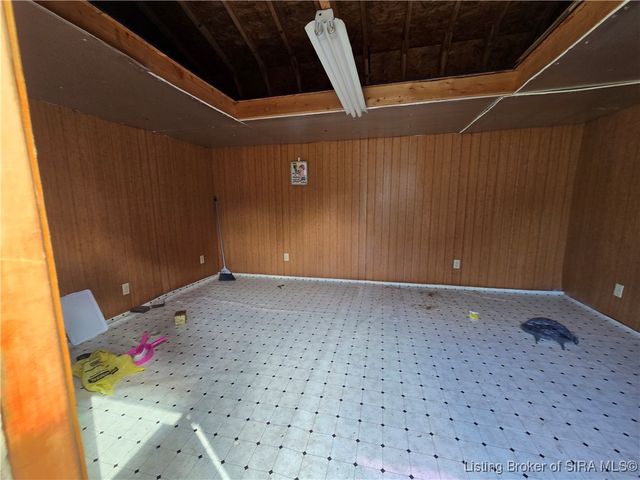 1510 E Willis Road, New Albany, IN 47150