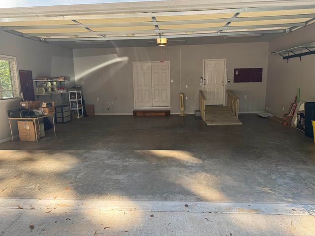 650 Davidson Circle, Greers Ferry, AR 72067