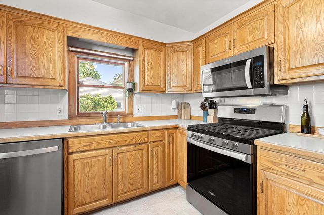 807 11th Avenue NW, Austin, MN 55912
