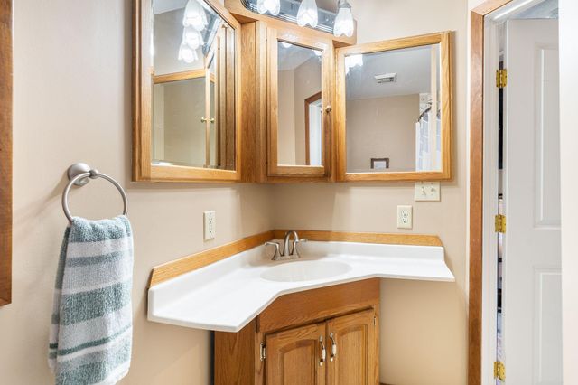 807 11th Avenue NW, Austin, MN 55912