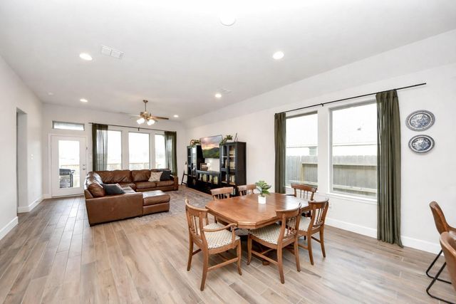 42546 Summer Crest Road, Magnolia, TX 77354