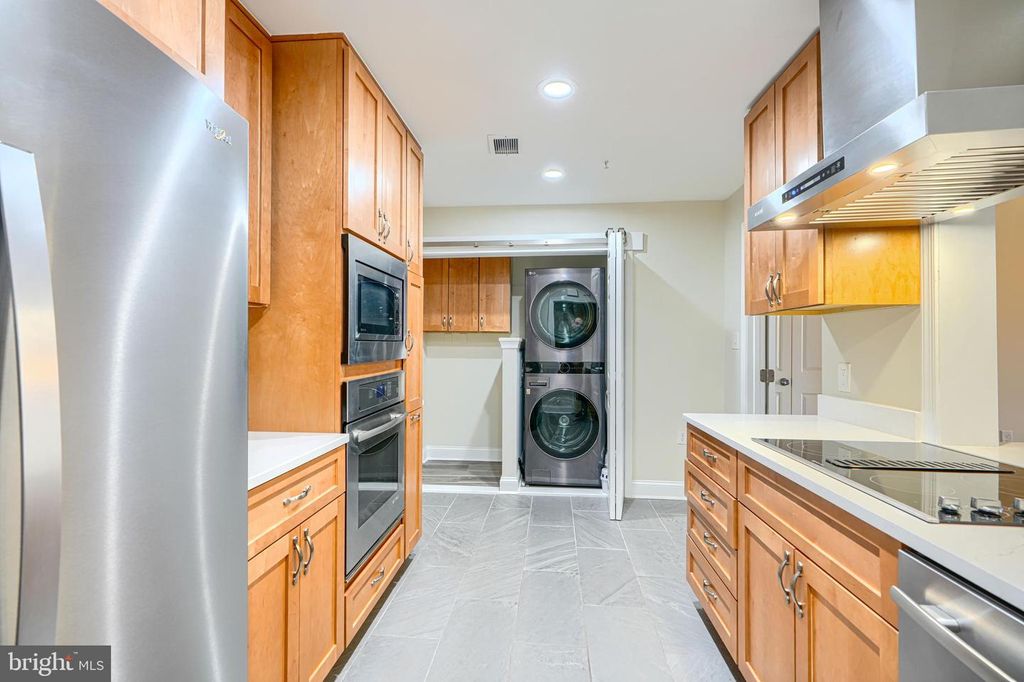 Image 16 of property listing at 3801 CANTERBURY RD #404, Baltimore, MD 21218