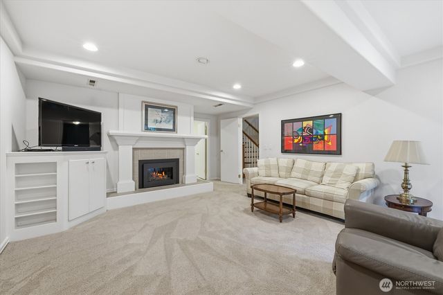 7605 146th Avenue NE, Redmond, WA 98052
