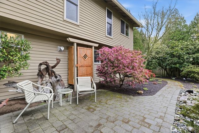 7605 146th Avenue NE, Redmond, WA 98052