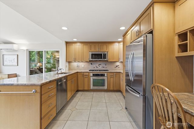 7605 146th Avenue NE, Redmond, WA 98052