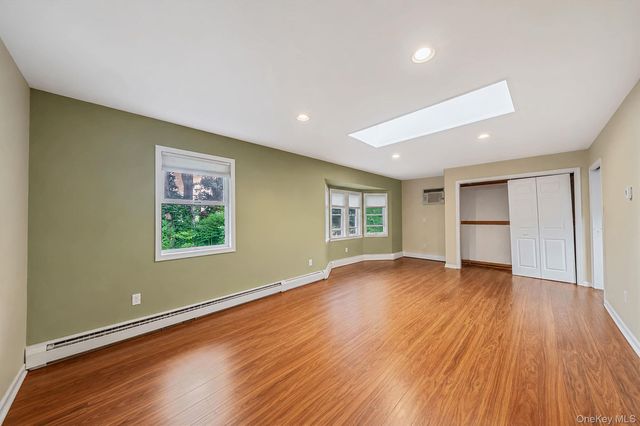 11 Radio Avenue, Miller Place, NY 11764