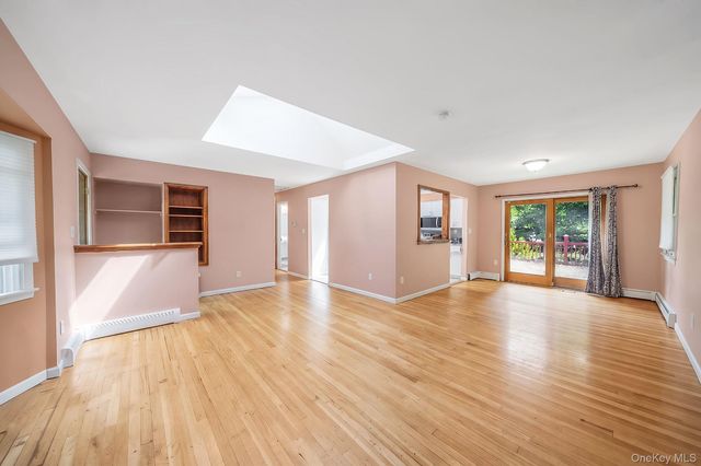 11 Radio Avenue, Miller Place, NY 11764