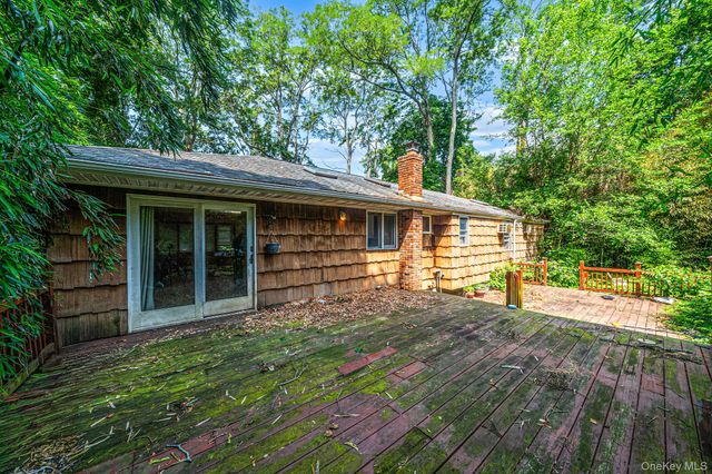 11 Radio Avenue, Miller Place, NY 11764