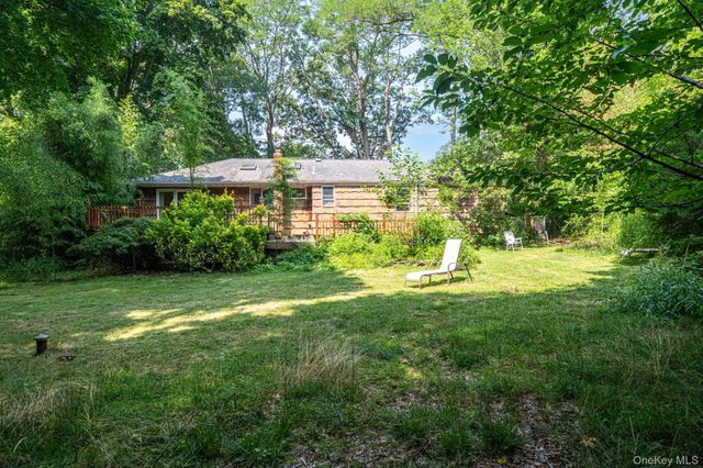 11 Radio Avenue, Miller Place, NY 11764