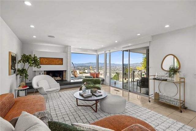 3851 Beverly Ridge, Sherman Oaks, CA 91423