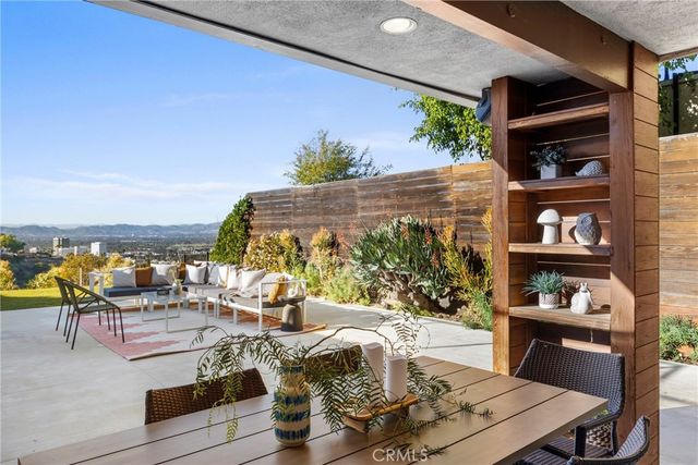 3851 Beverly Ridge, Sherman Oaks, CA 91423