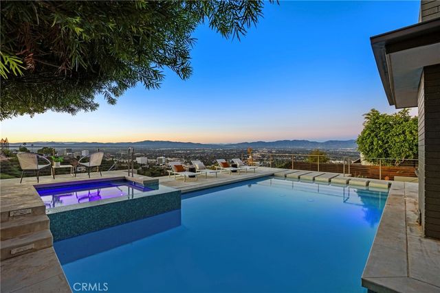 3851 Beverly Ridge, Sherman Oaks, CA 91423