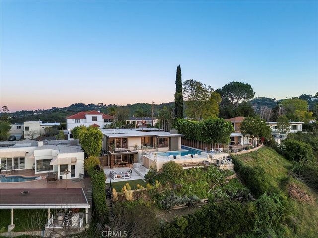 3851 Beverly Ridge, Sherman Oaks, CA 91423