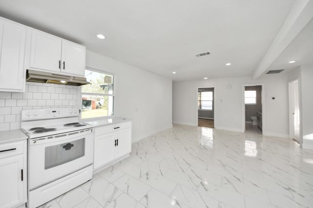 2926 Knotty Oaks Trl Trail, Houston, TX 77045