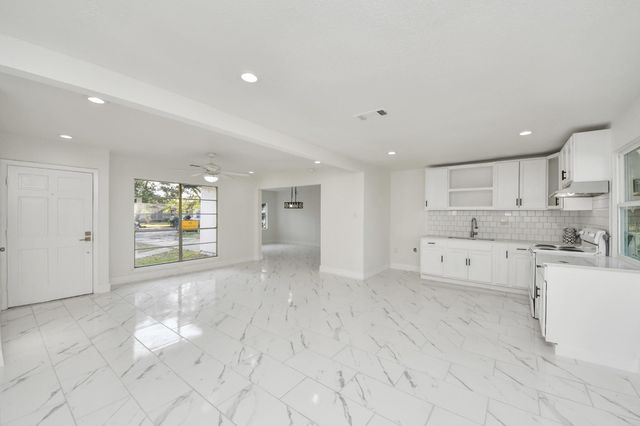 2926 Knotty Oaks Trl Trail, Houston, TX 77045