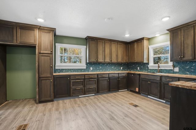 3148 Medlin Road, Gilmer, TX 75645